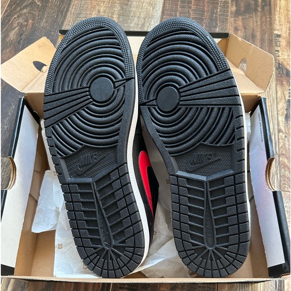 Air Jordan one low - Picture 3 of 3